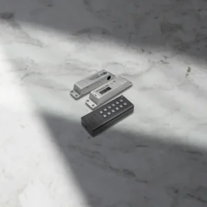 Ηλεκτρονικό κλείδωμα Deltronlock Wireless και τηλεχειριστήριο με πληκτρολόγιο, για ασφάλεια και αυτοματοποίηση πόρτας.